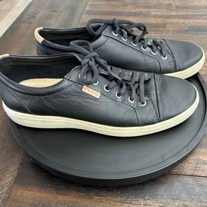 ECCO Men's Black Leather Sneakers size 8 extra wide